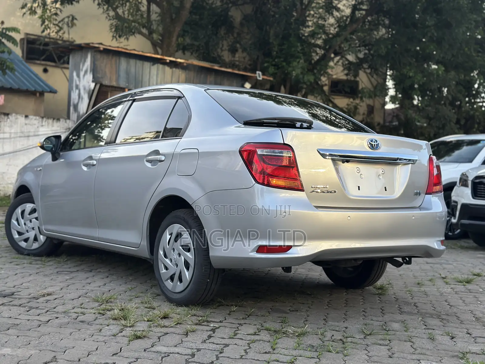 Toyota Axio 1.5 Hybrid 2WD 2019 Silver