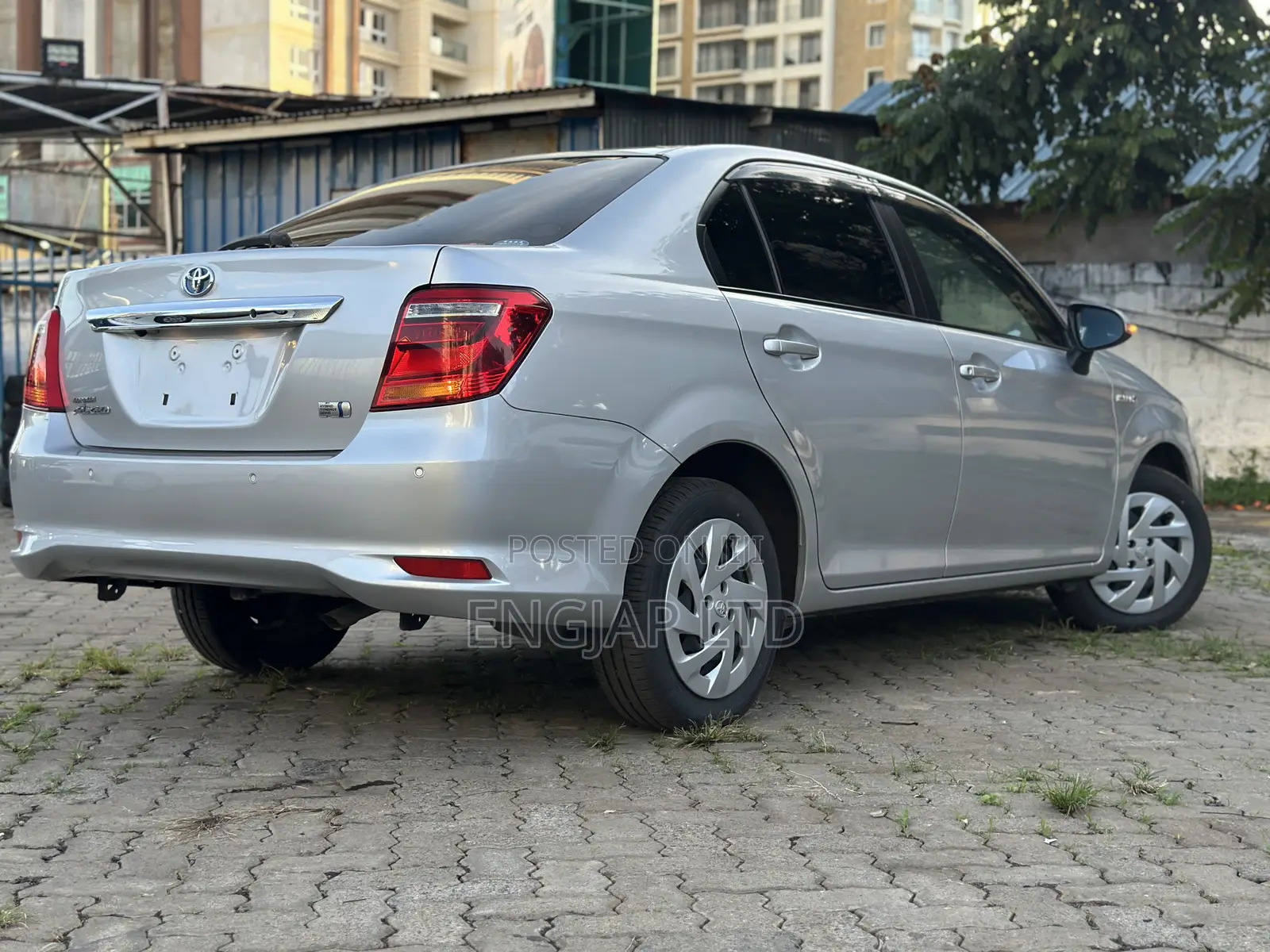 Toyota Axio 1.5 Hybrid 2WD 2019 Silver