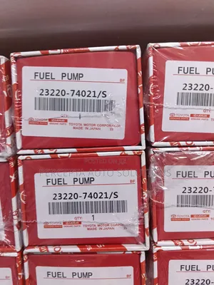 Toyota Vitz, Ae100/Carina/Corona Small Pin Fuel Pump 23220-74021/S