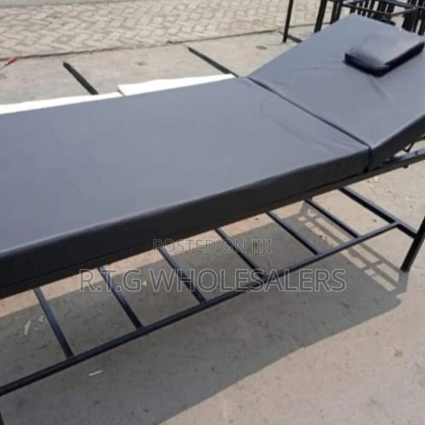 Portable Foldable Massage Bed – Strong Comfortable
