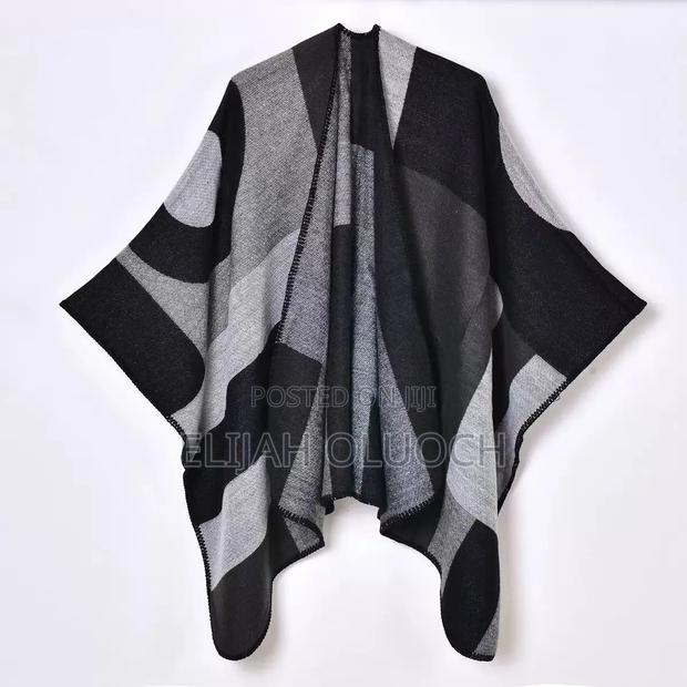 Multicolored Women's Geometric Wrap Shawl/Poncho - thumbnail 3