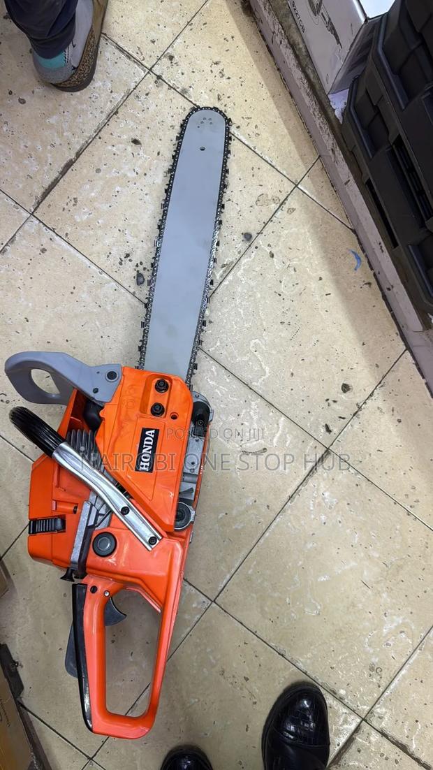 Honda 20” Chainsaw – Heavy Duty Power - thumbnail 2