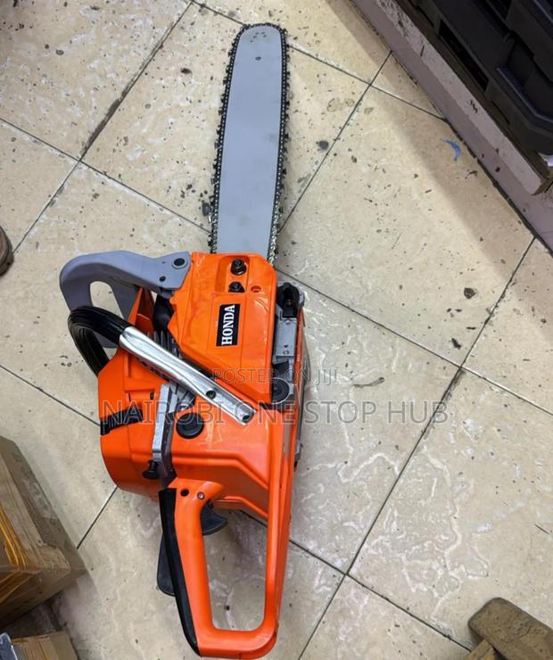Honda 12" Gasoline Chainsaw - thumbnail 2