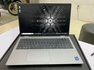 New Laptop Dell Precision 3580 16GB Intel Core i7 SSD 512GB