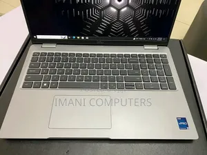 New Laptop Dell Precision 3580 16GB Intel Core i7 SSD 512GB