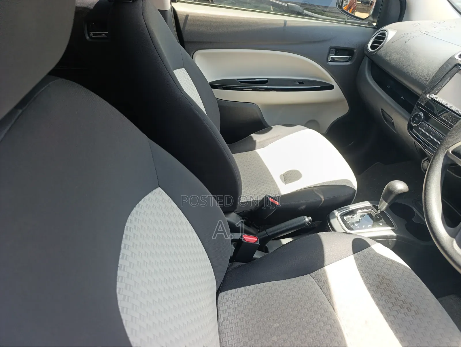 Mitsubishi Mirage 2018 Silver