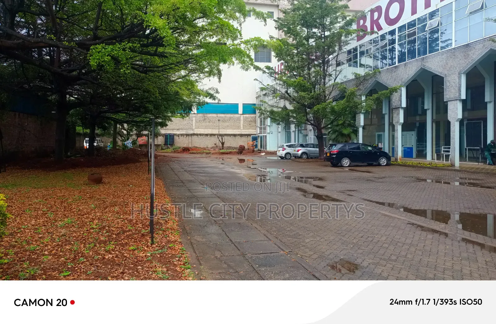 Show Room North Airport Road, and Office 5800 Sq Ft