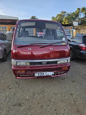 Nissan Caravan (Urvan) 2009 Red