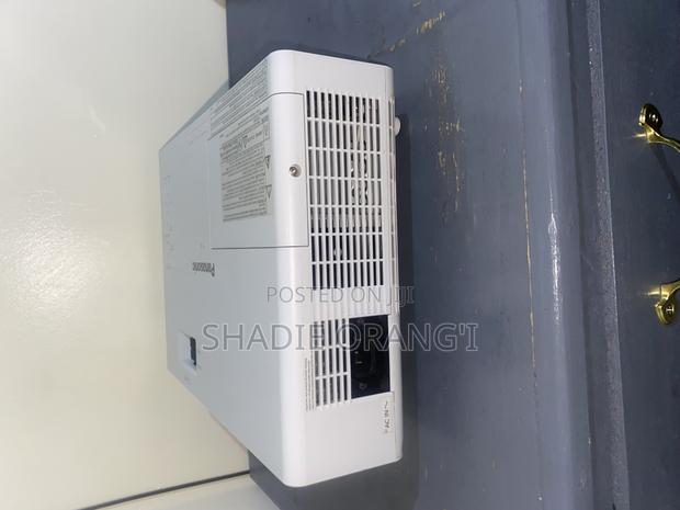 Panasonic Projectors - thumbnail 2