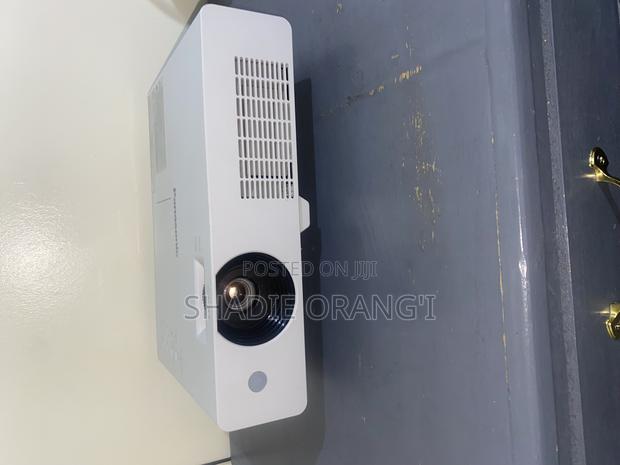 Panasonic Projectors - thumbnail 4