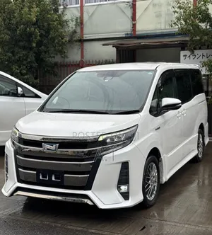 Toyota Noah 1.8 FWD Hybrid (7 seater) 2019 White