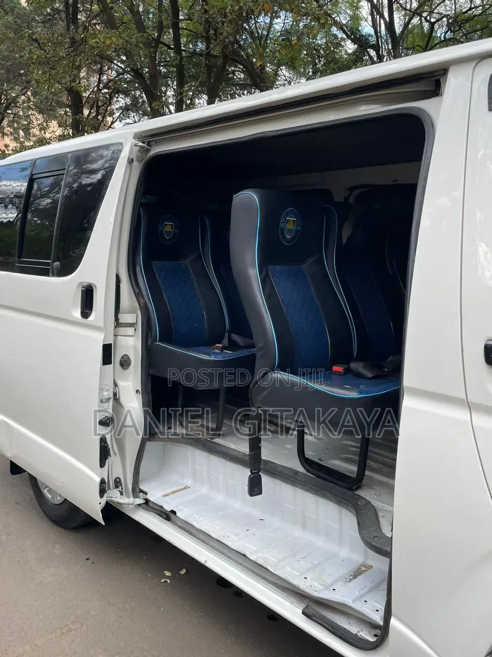Toyota HiAce 2013 White