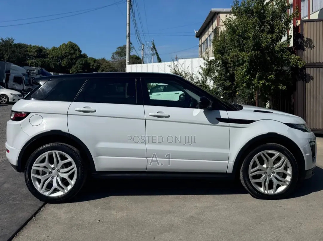 Land Rover Range Rover Evoque HSE Dynamic 4x4 5-Door 2018 Pearl