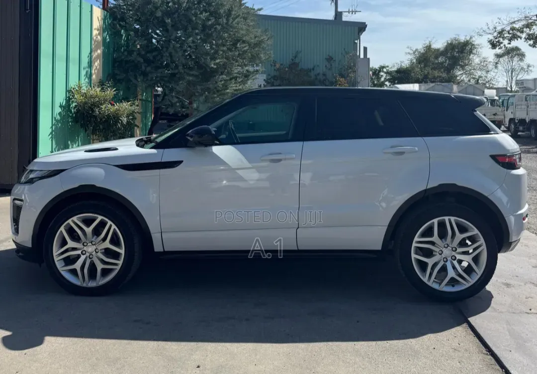 Land Rover Range Rover Evoque HSE Dynamic 4x4 5-Door 2018 Pearl