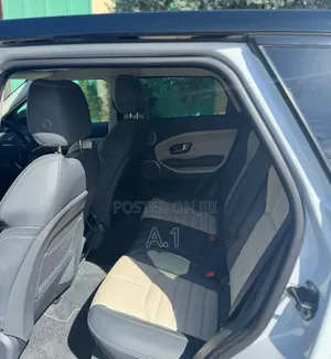 Land Rover Range Rover Evoque HSE Dynamic 4x4 5-Door 2018 Pearl