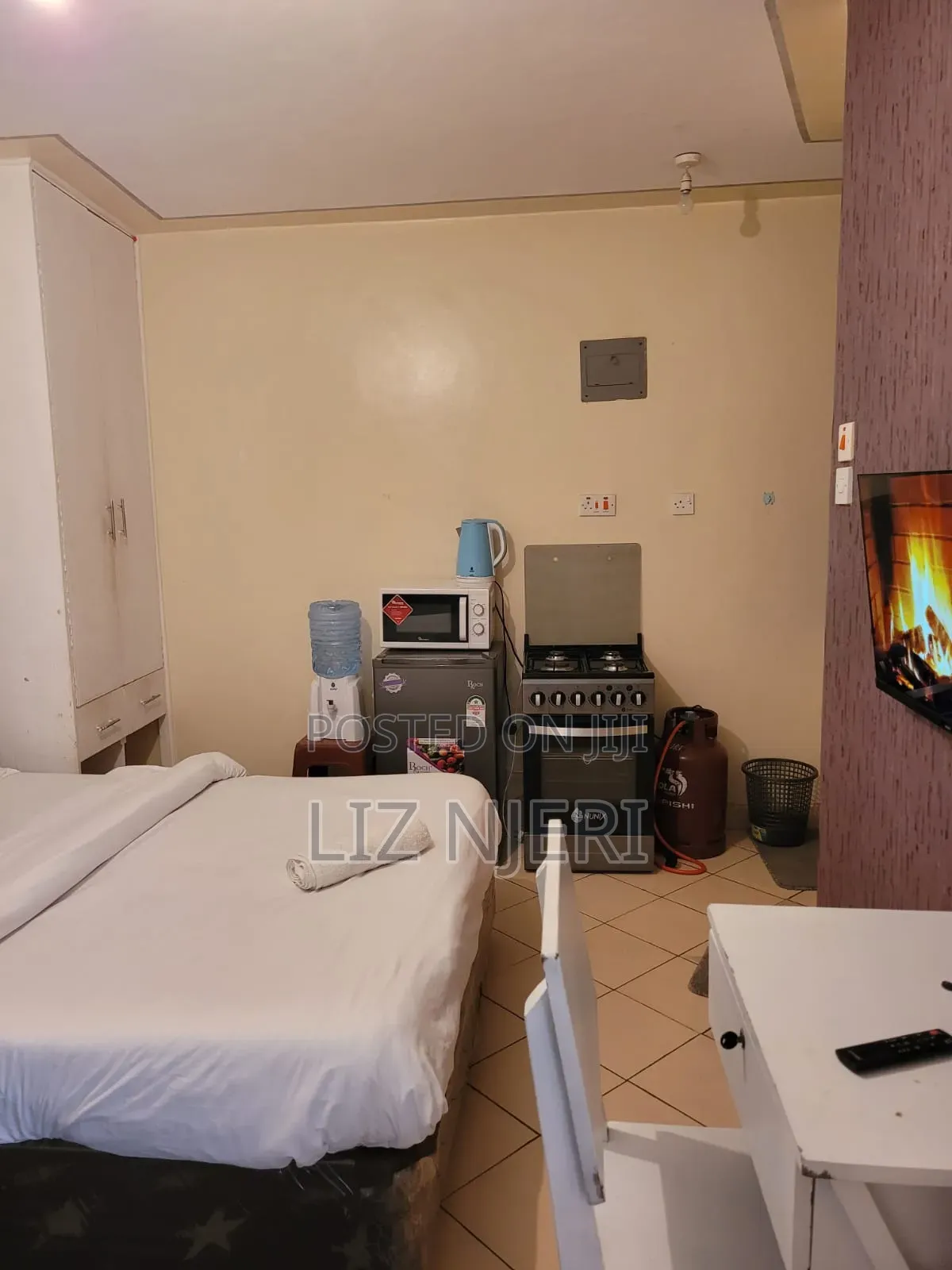 Airbnb Furnished Studio in Southb