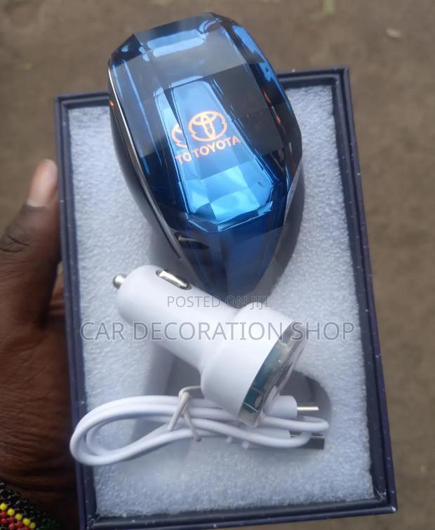 Toyota Crystal Shaped Gear Shift Lever With Illuminating Toyota Logo