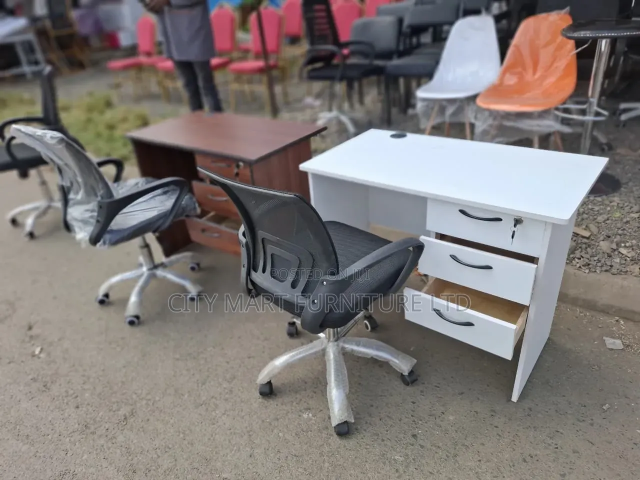 Desk/Chair