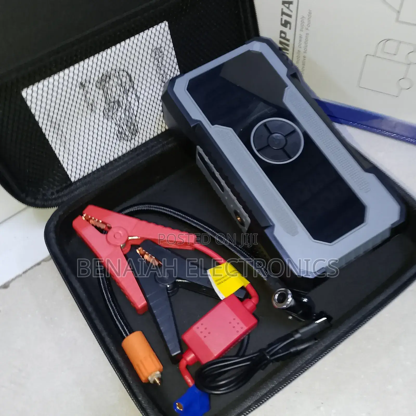 Car Jumpstarter Fitted With Emergency Power Inflator and Flash Light