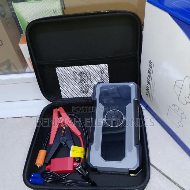 Powerful Car Jumpstarter Fitted With Emergency Power Inflator Torch