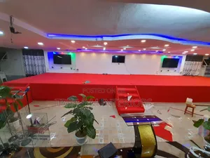 Create a Refined Altar Look With Red Delta Carpet Elegance