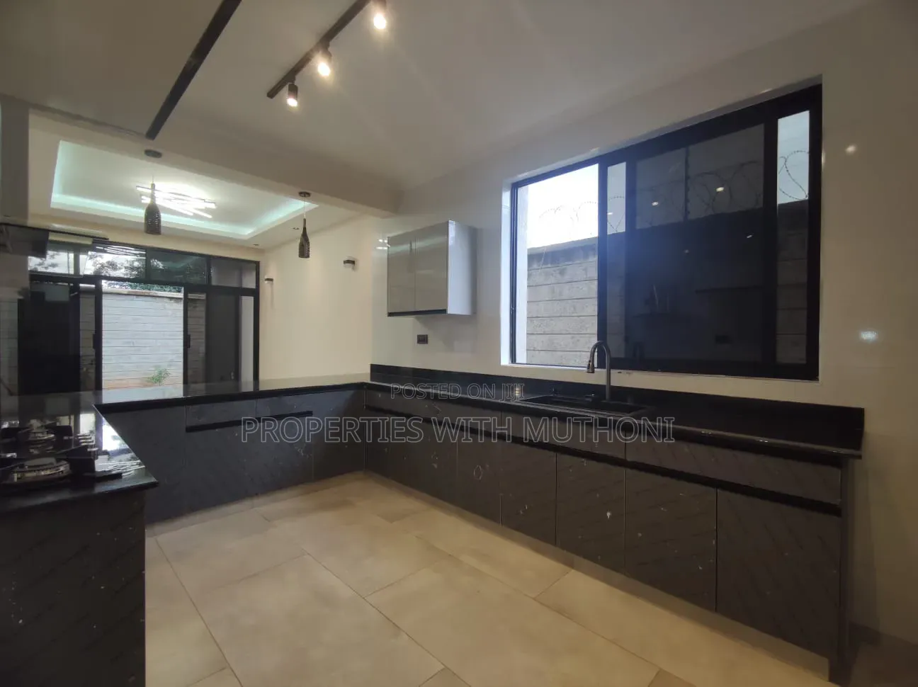 4bdrm Villa in Marurui, Roysambu for sale