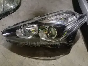Toyota Harrier 240 Headlight