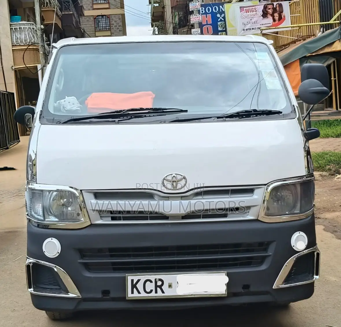 Toyota HiAce 2011 White