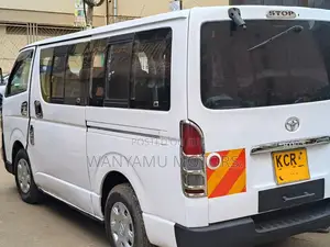 Toyota HiAce 2011 White
