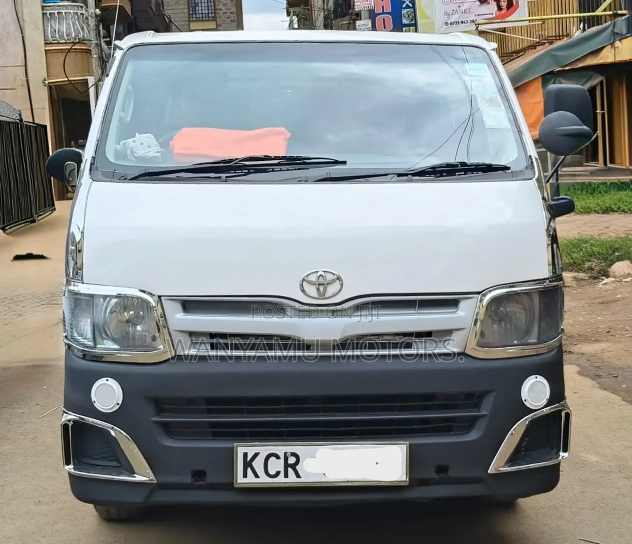 Toyota HiAce 2011 White
