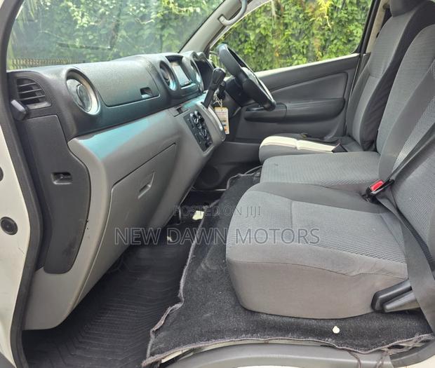 Nissan Caravan (Urvan) 2014 White - thumbnail 7