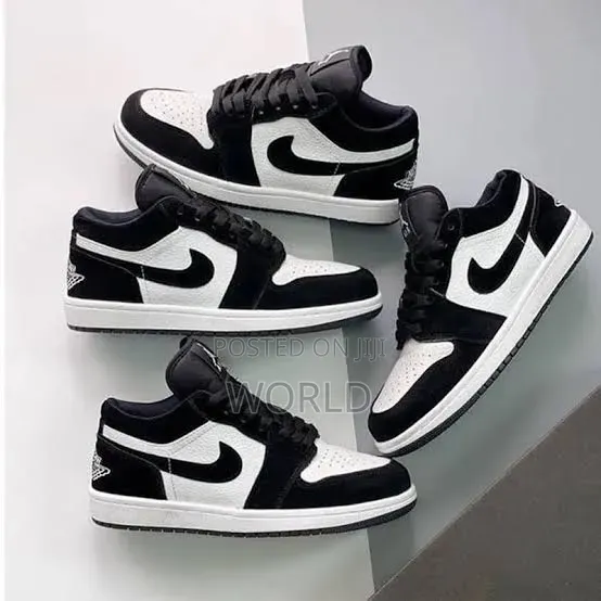 Jordan 1 Low Cut Black and White