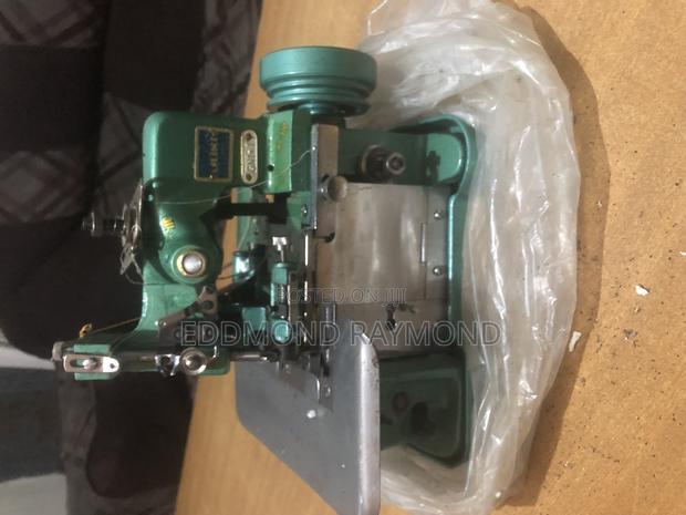 Overlock Machine - thumbnail 2