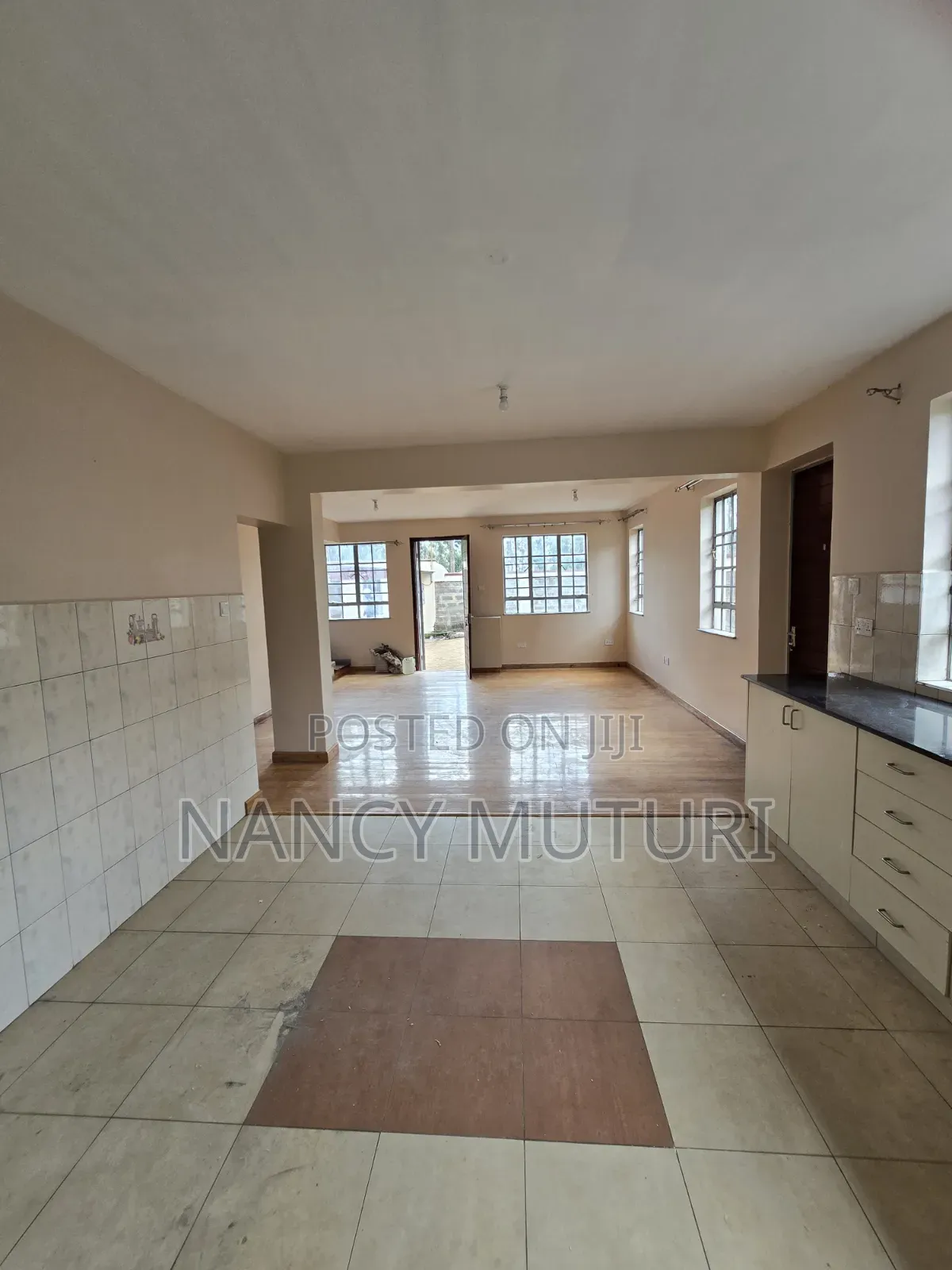 4bdrm Mansion in Kasphat, Banana for rent