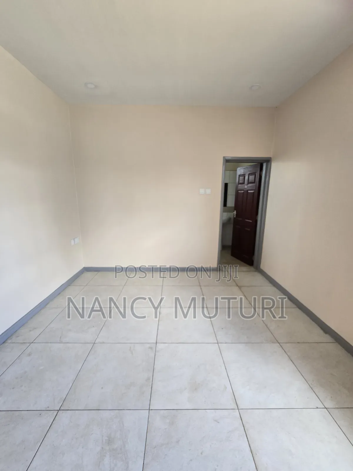 4bdrm Mansion in Kasphat, Banana for rent