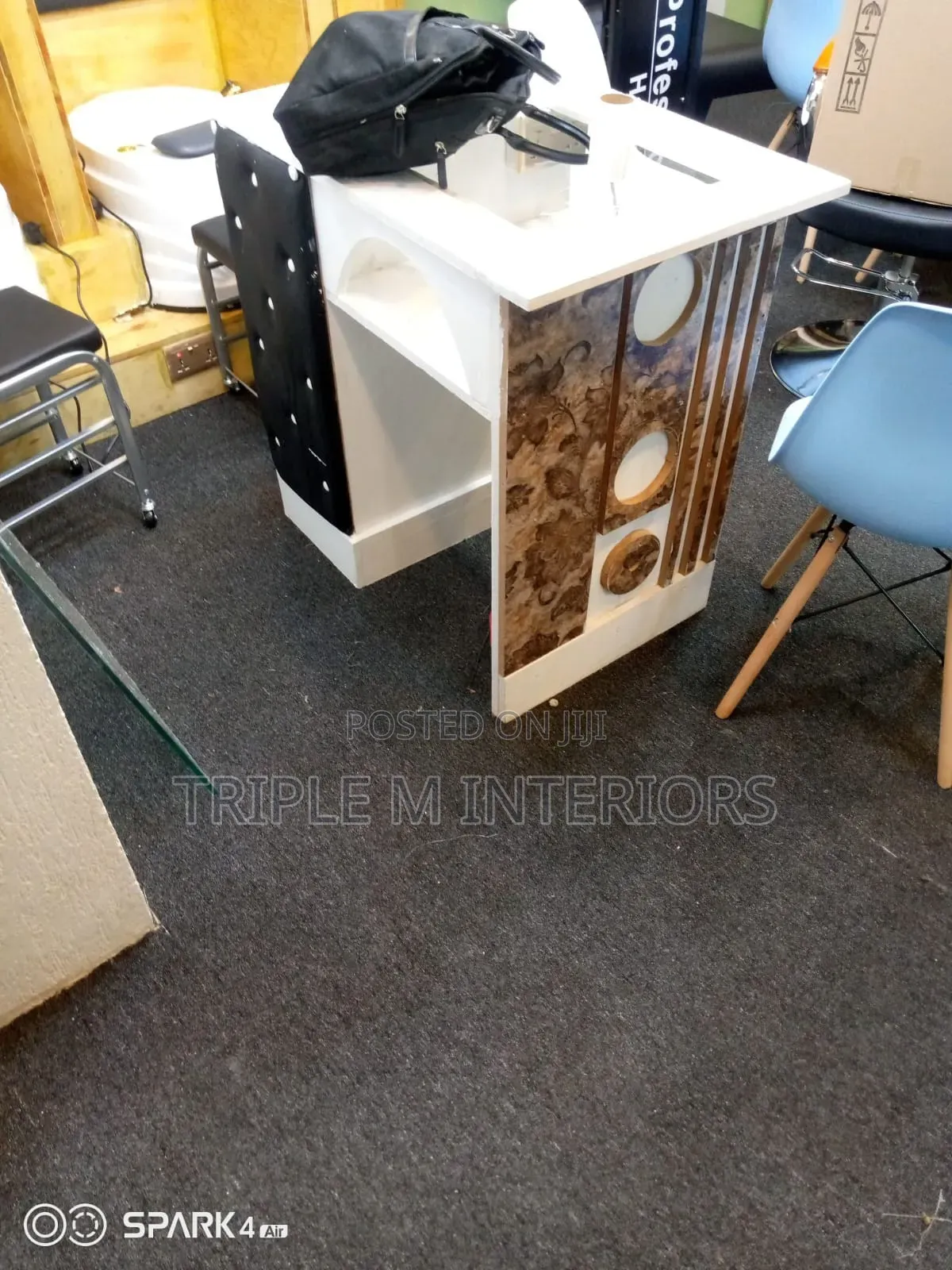 Add Sophistication to Working Areas With Grey Delta Elegance