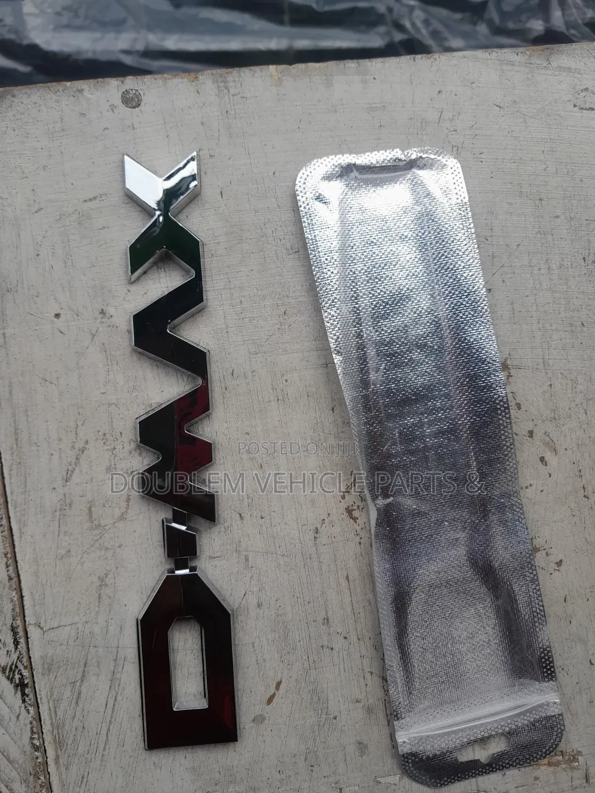 D-Max Dmax Emblem/Name/Logo/Badge Silver Shiny Chrome Universal