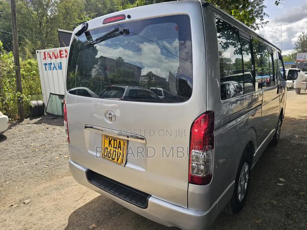 Toyota HiAce 2013 Silver - thumbnail 6