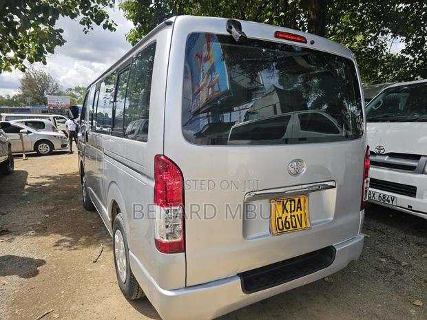 Toyota HiAce 2013 Silver - thumbnail 7