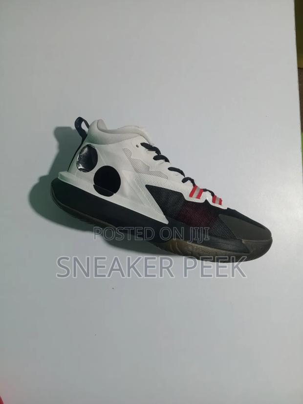 Basketball Shoes (Zion Vol 1)