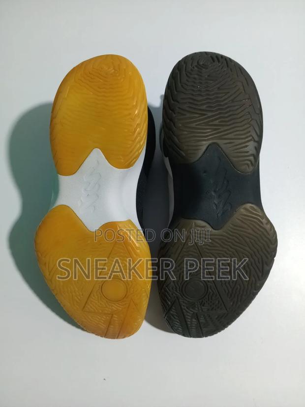 Basketball Shoes (Zion Vol 1) - thumbnail 4