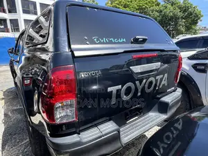 Toyota Hilux 2019 Matt Black