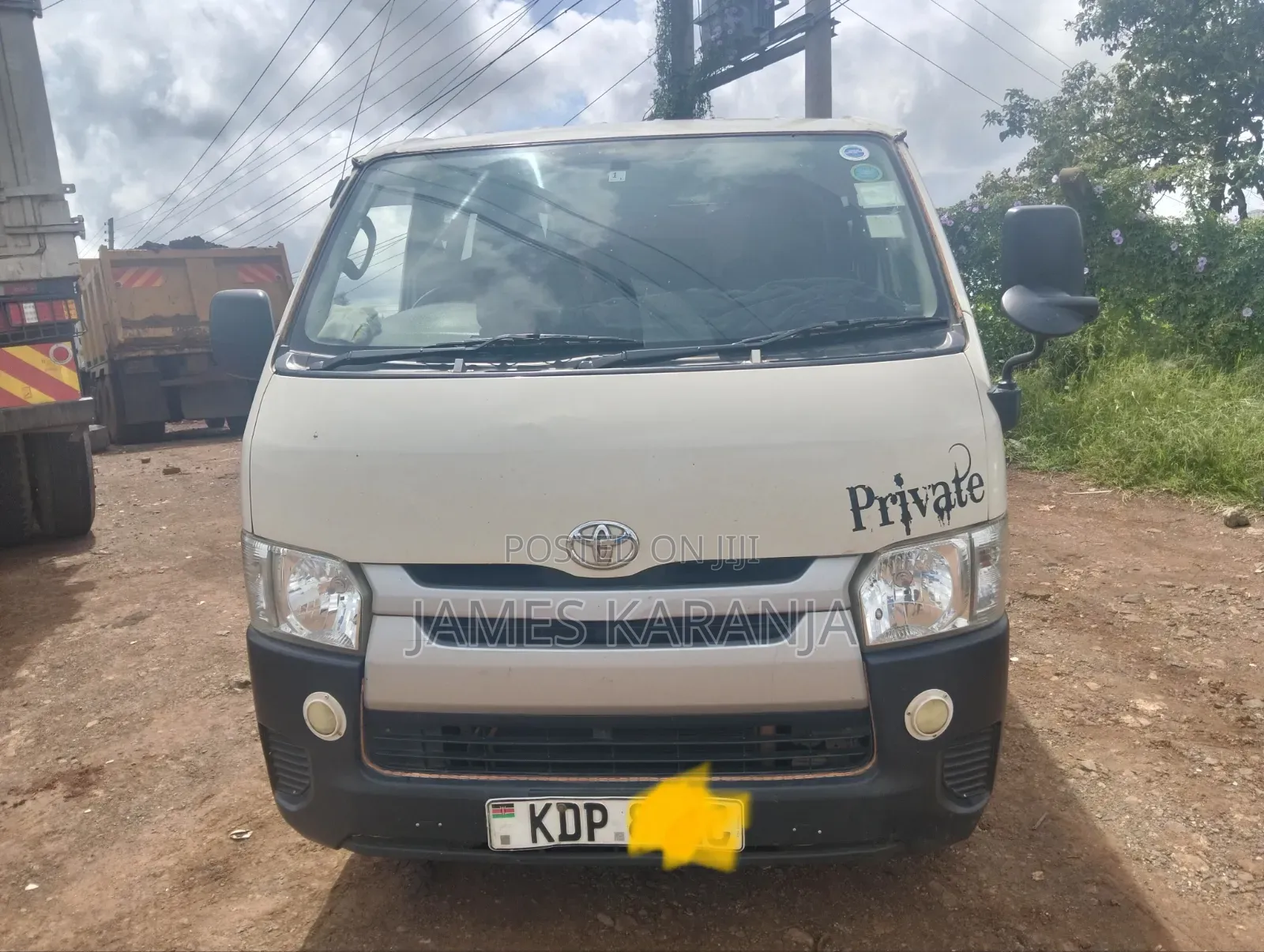 Toyota HiAce 2017 White