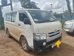 Toyota HiAce 2017 White