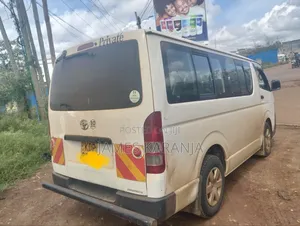Toyota HiAce 2017 White