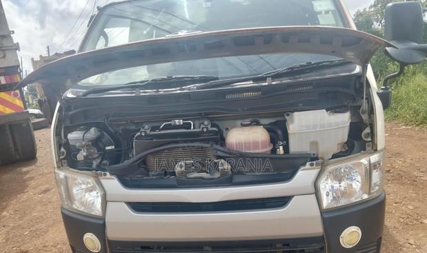Toyota HiAce 2017 White - thumbnail 6