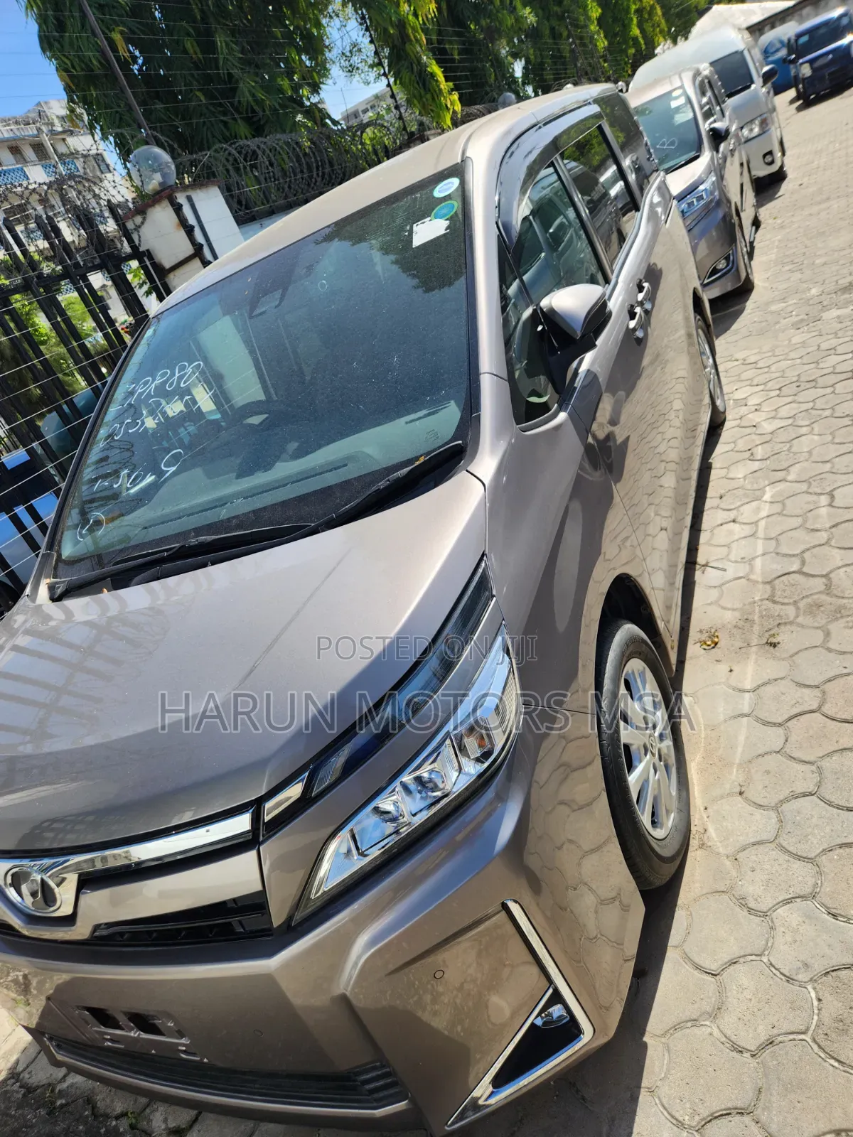 Toyota Voxy 2019 Gold