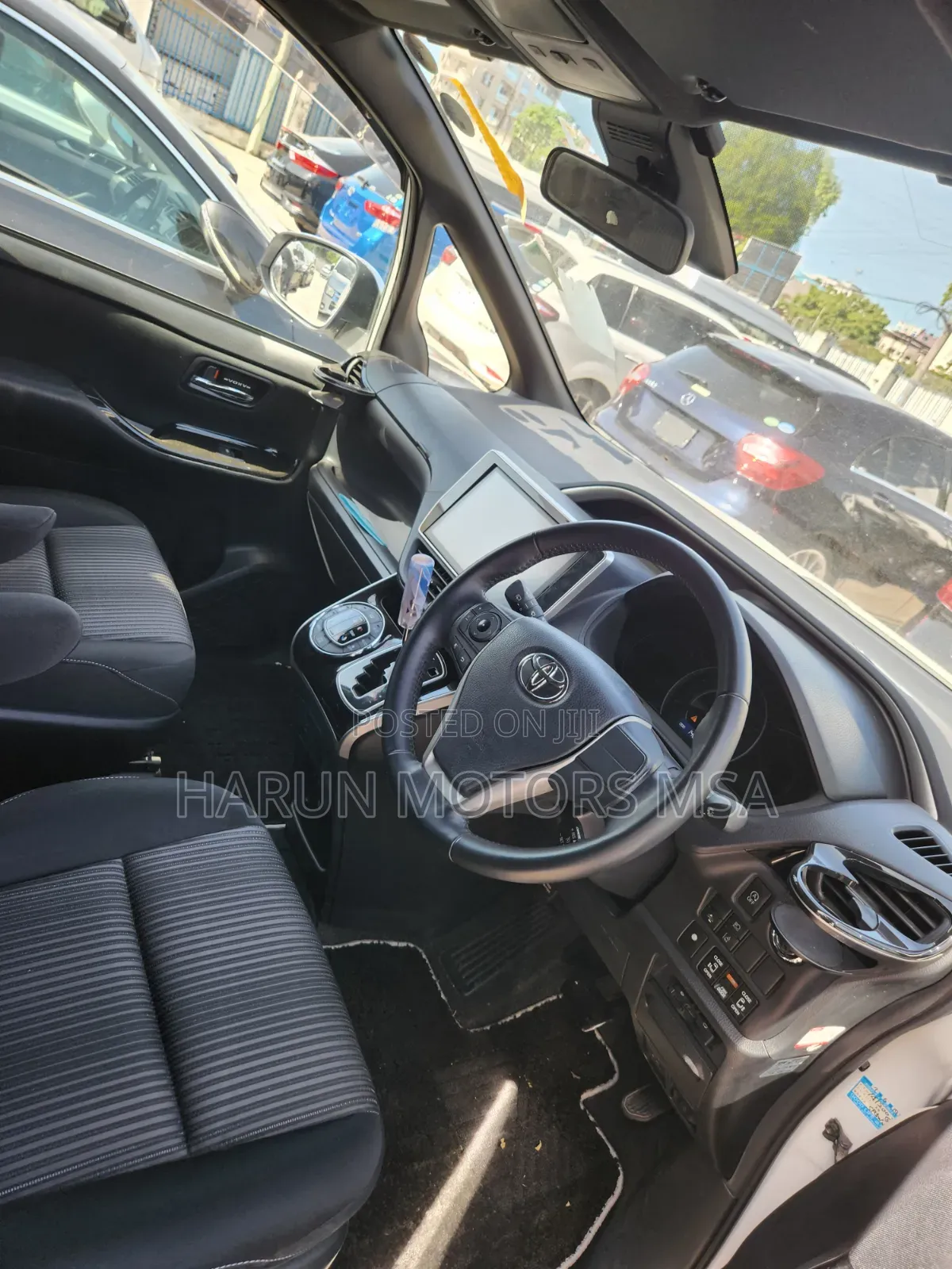 Toyota Voxy 2019 Gold