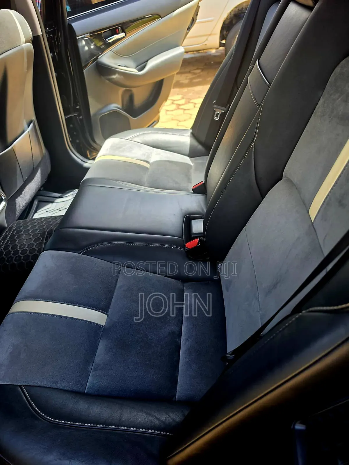 Toyota Crown 2017 Black