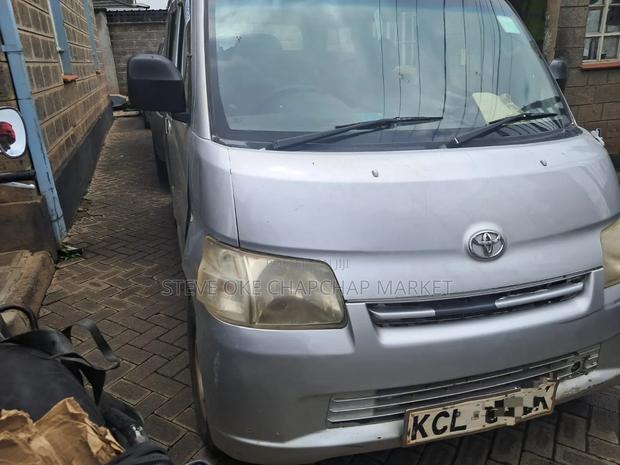Toyota HiAce 2010 Silver